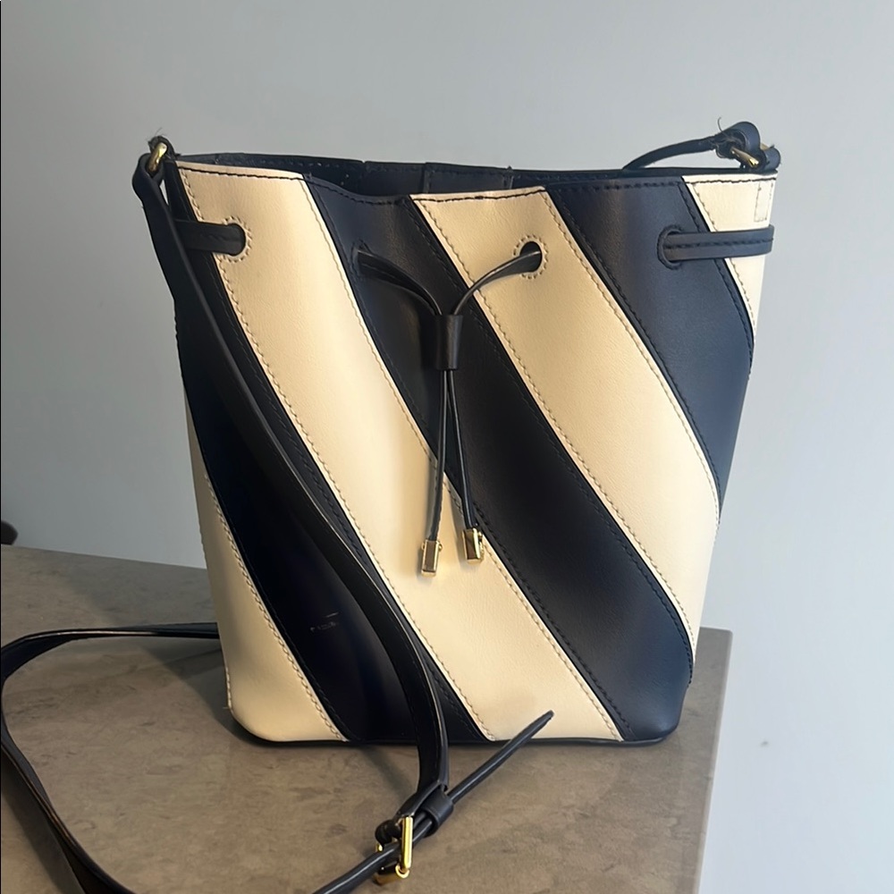 Ralph Lauren Bucket Bag - Picture 12 of 12